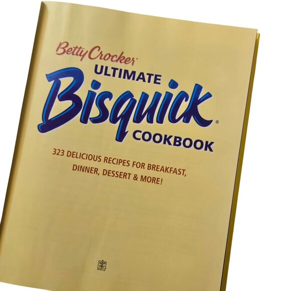 Betty Crocker Ultimate Bisquick Cookbook Exclusive Deluxe Edition Hardcover 2009 - Picture 2 of 16